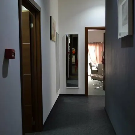 International ゲストハウス スコピエ